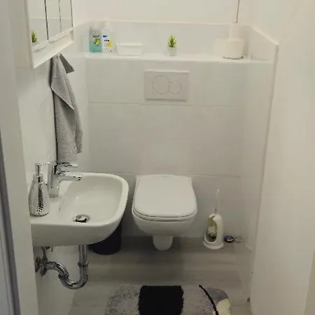 Klein Aber Fein - Keine Dusche - No Shower Apartment Hannover