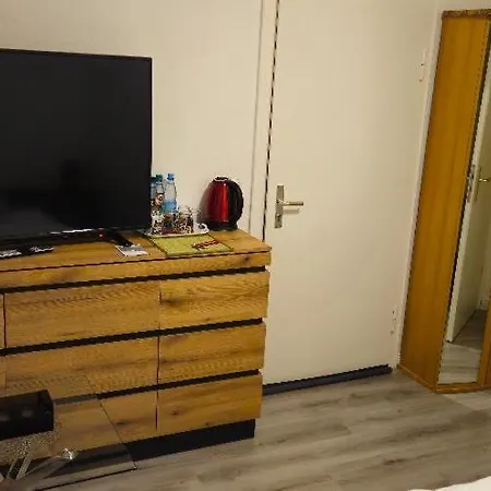 Klein Aber Fein - Keine Dusche - No Shower 하노버