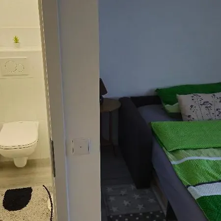 Klein Aber Fein - Keine Dusche - No Shower * Hannover